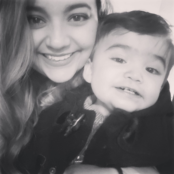 Meet your Posher, Ana - Picture 1 of 1